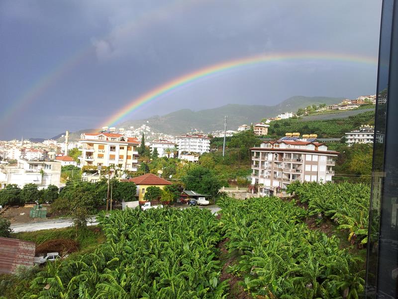 Regnbue Alanya Tyrkia bananplantasje høst