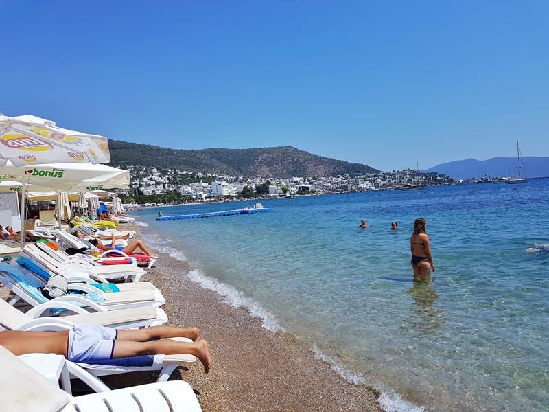 I denne tråden tar jeg for meg Bodrum. I antikken var navnet på byen Halikarnassos av Karia og var berømt for sitt store gravmonument, mausoleet for Maussolos som var en av de syv store underverker i antikken. Mausoleet ble bygget ca 300 år før Kristus. Byen er også kjent for sin flotte festning som ble bygget av korsfarere på 1400 tallet.