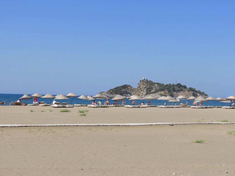 STRANDEN IZTUZU BEACH