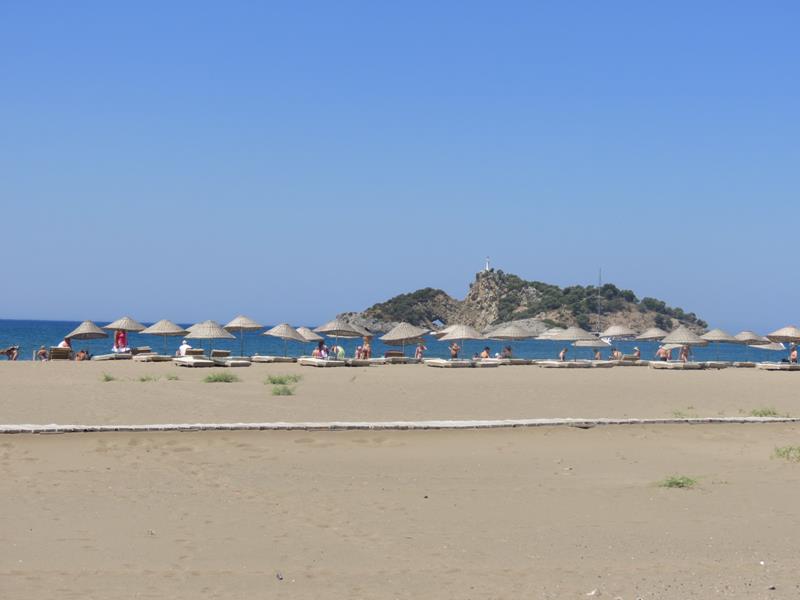 STRANDEN IZTUZU BEACH